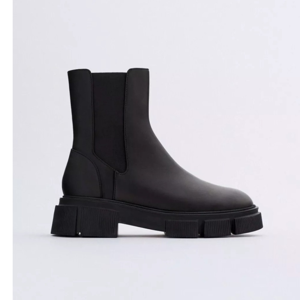 ‼️SOLD‼️ Zara leather lugged sole combat boots size 7.5 US